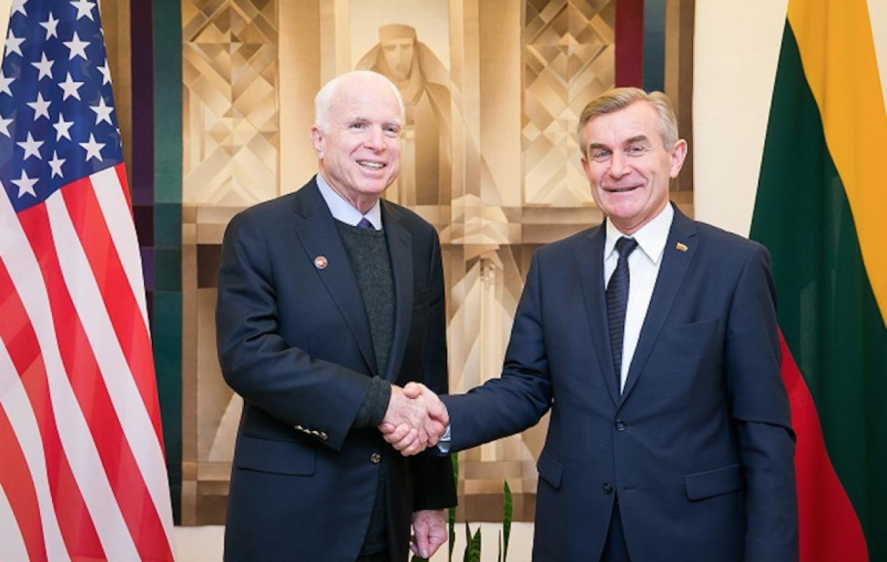 JAV senatorius perspėjo Lietuvą apie atgimstančios Rusijos siekį atkurti imperiją