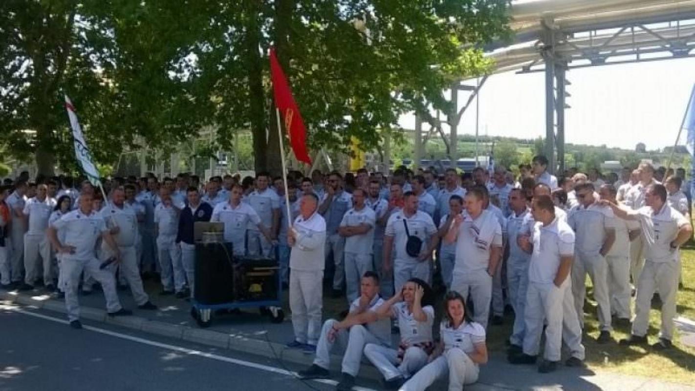 Serbija: darbininkų streikas „FIAT“ automobilių gamykloje
