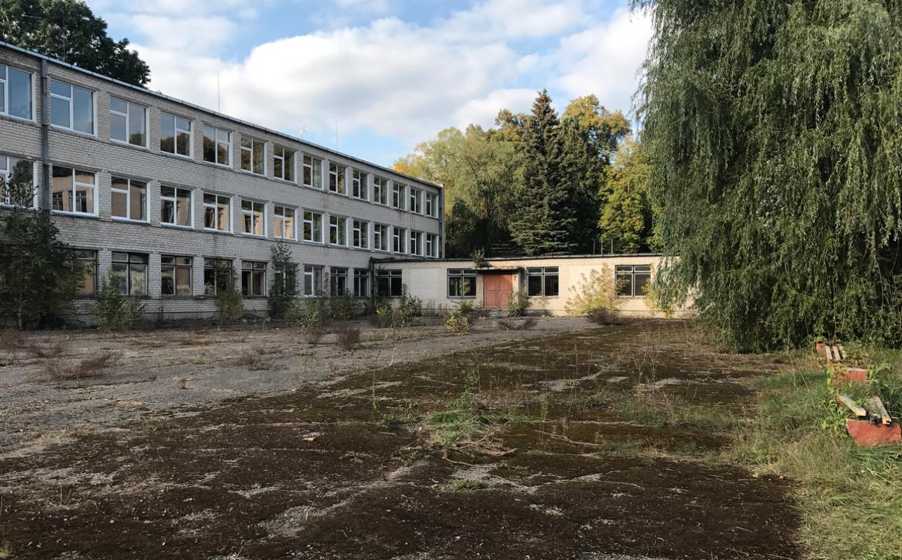 Siūloma racionalizacija: uždarytose Lietuvos mokyklose galima įrengti kareivines