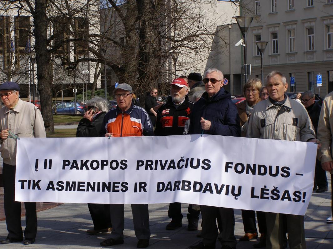 Ketvirtadienį Lietuvos pensininkai protestavo prieš jų atžvilgiu vykdomą genocidą