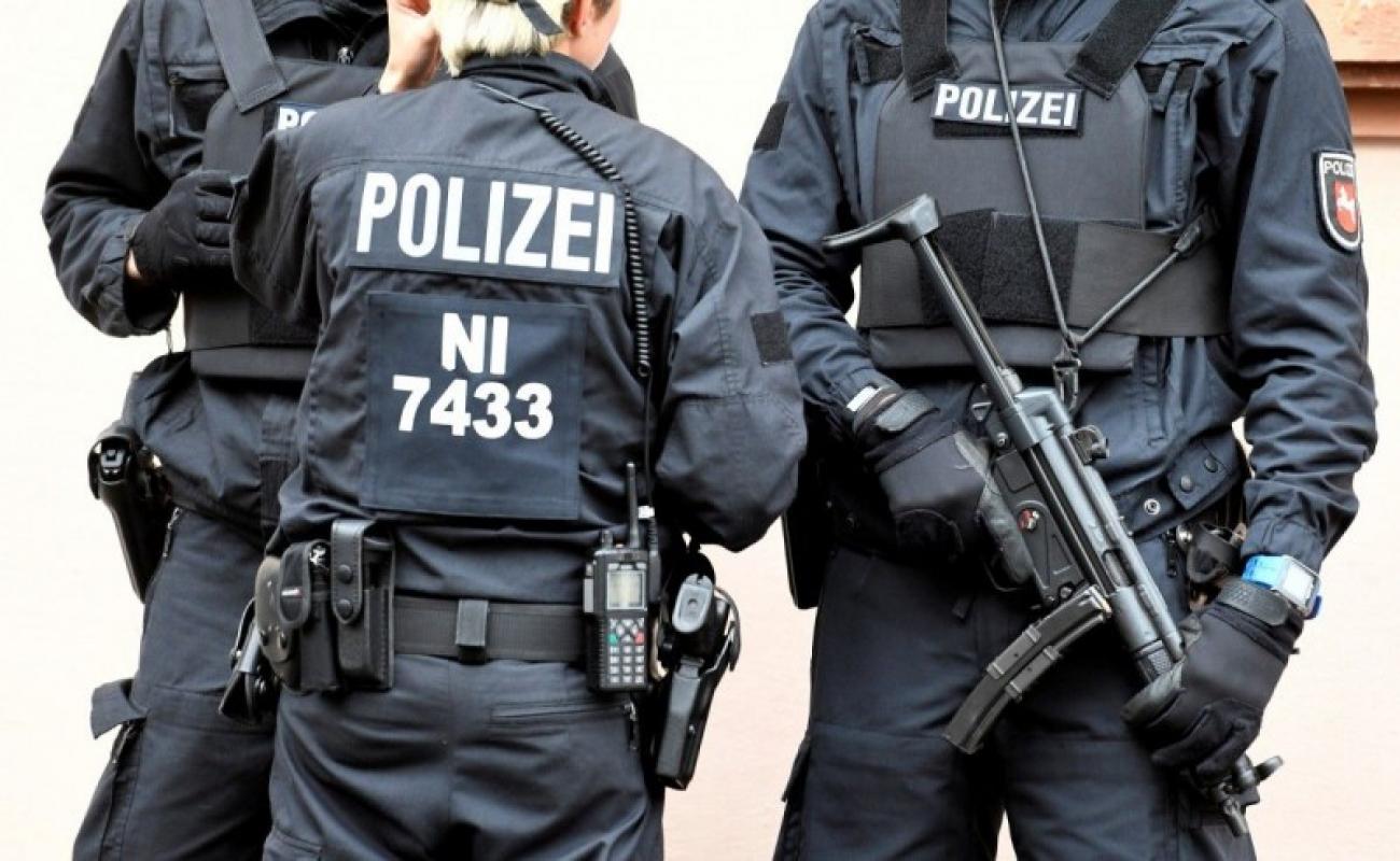 Vokietijos policija ėmė šaudyti į 
