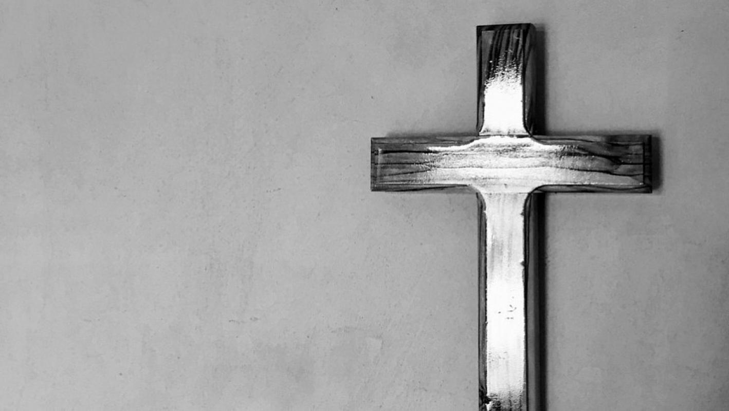 Valstybiniuose pastatuose bus privaloma kabinti kryžius