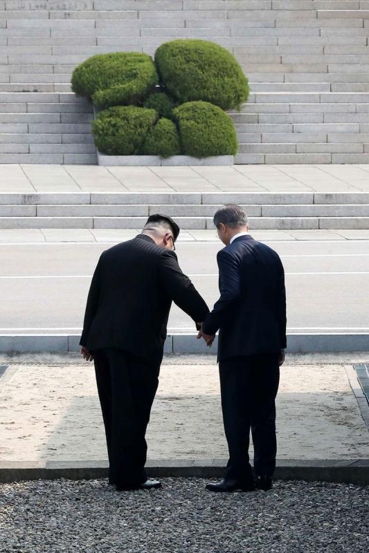 Istorinis Šiaurės ir Pietų Korėjų lyderių susitikimas: apie ką kalbėta