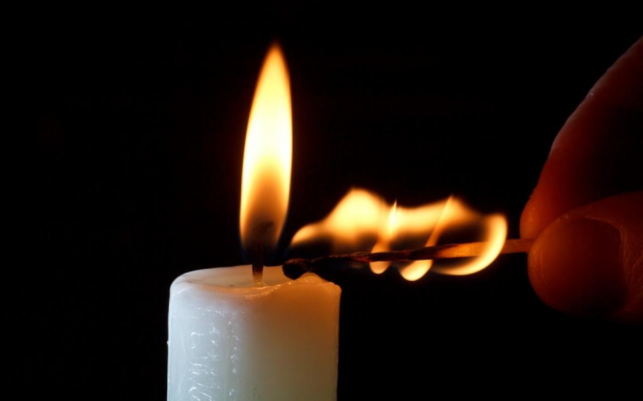 Žvakė nieko nepraranda jeigu nuo jos užsidega kitos žvakės