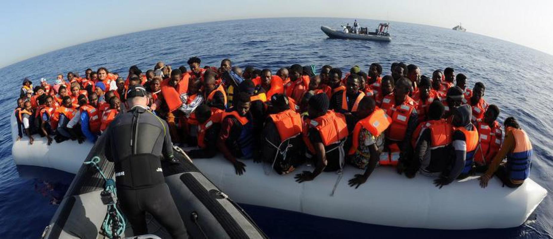 Naujasis Italijos VRM vadovas nepalieka iliuzijų: nelegalūs imigrantai iš Afrikos turi krautis lagaminus