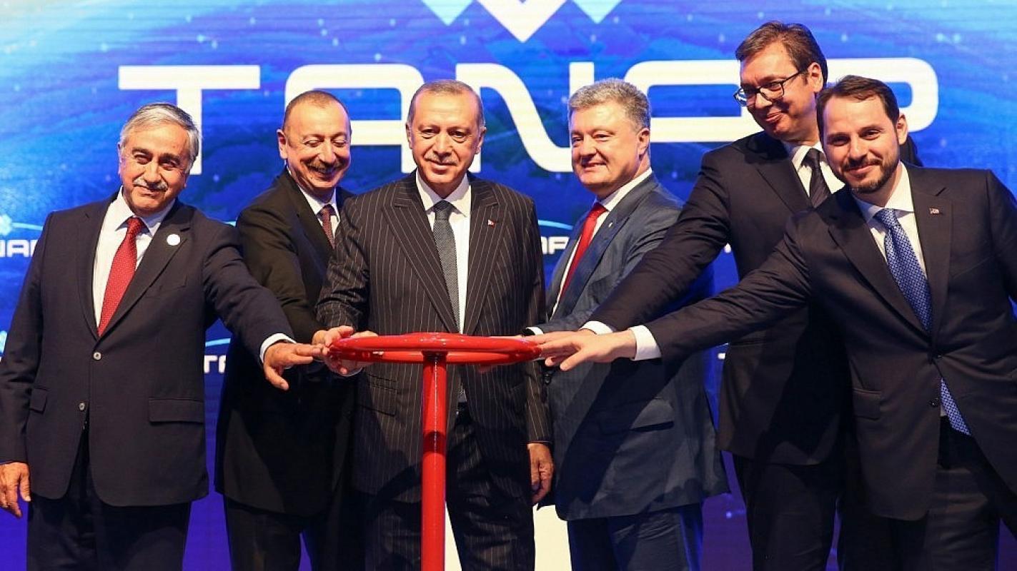 Europos pramonė ir energetika dviejų tironų - Putino ir Erdogano rankose: atidarytas dujotiekis Azerbaidžano dujoms į Europą tiekti