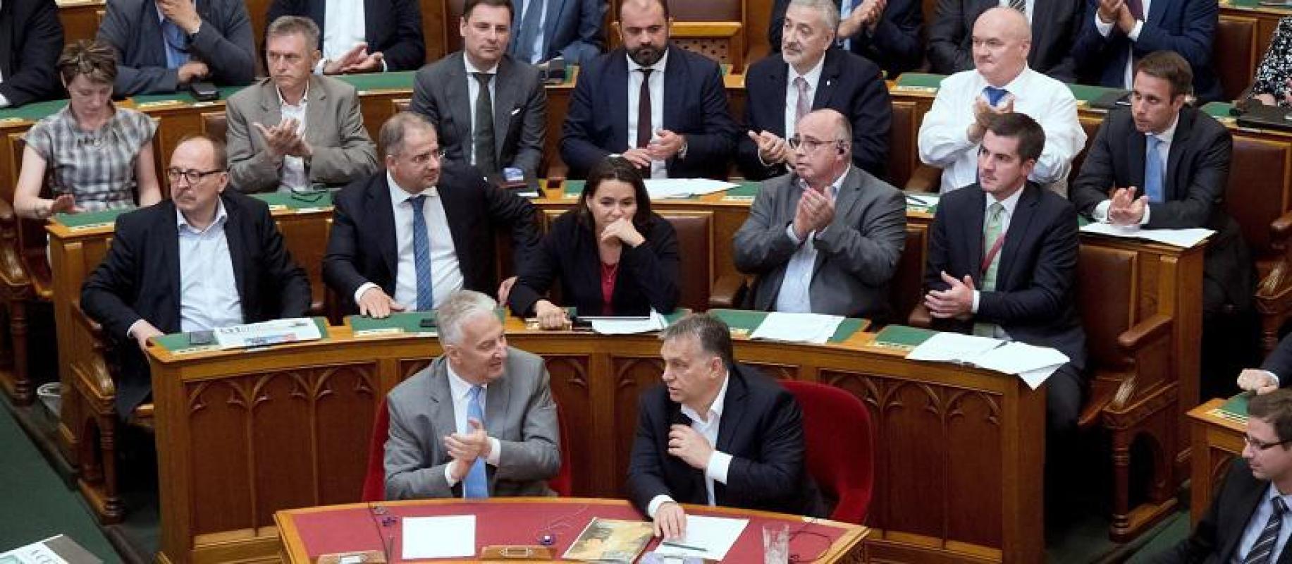 Vengrijos parlamentas priėmė įstatymų paketą 